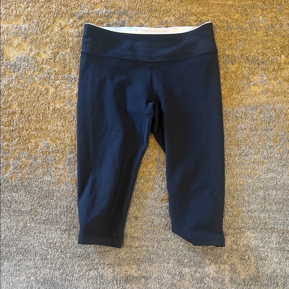 Ivvia Black Cropped Leggings